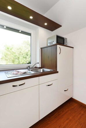 Kühlschrank, Mikrowelle, Ofen, Geschirrspüler