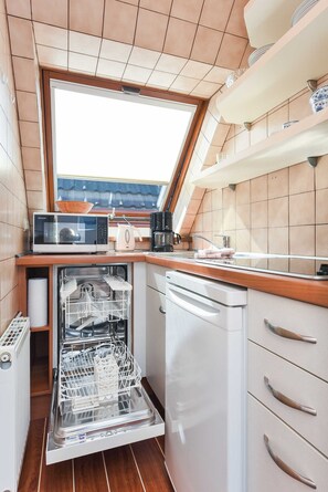 Fridge, microwave, dishwasher - Apartment 2 - House Mecki 1 (Esens)