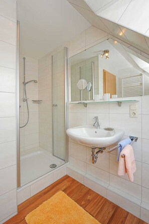 Unclassified image, 2 of 19, button