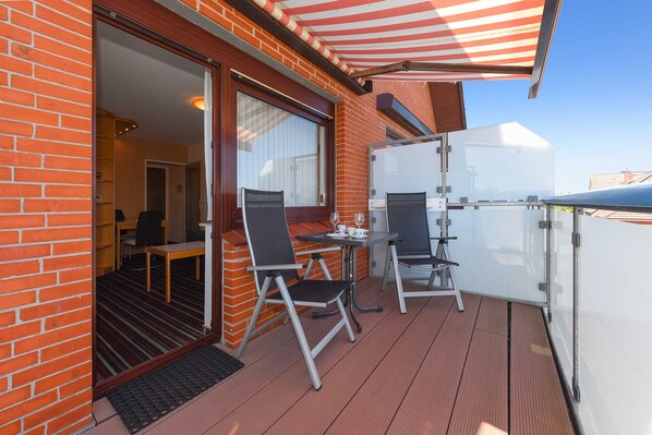 Outdoor dining - Apartment 5 - House Mekki 1 (Esens)