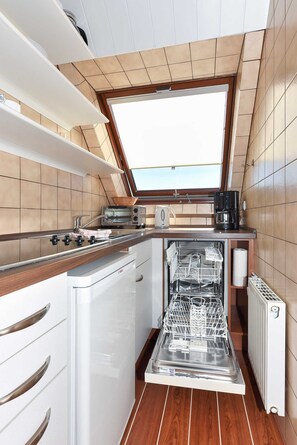 Kühlschrank, Mikrowelle, Geschirrspüler