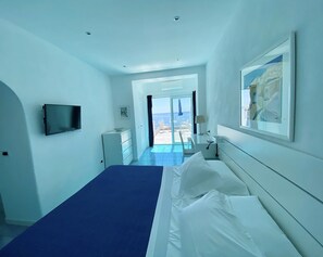 Minibar, escritorio, wifi gratis y ropa de cama 