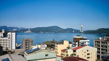 Royal-Vierbettzimmer, 1 Schlafzimmer, Nichtraucher, eingeschränkter Seeblick | Ausblick vom Zimmer