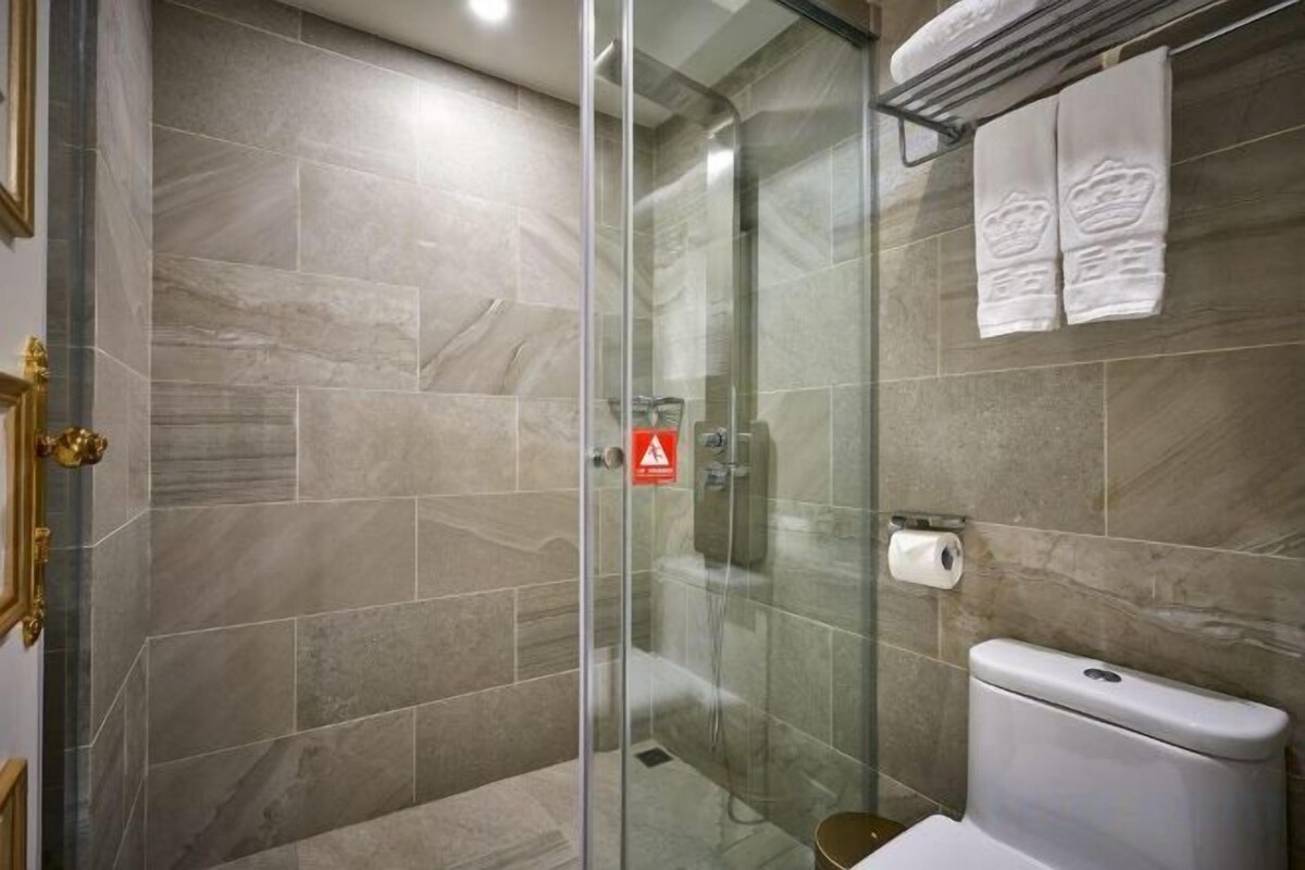 Baño | Regadera, regadera con hidromasaje, amenidades de baño gratuitas 