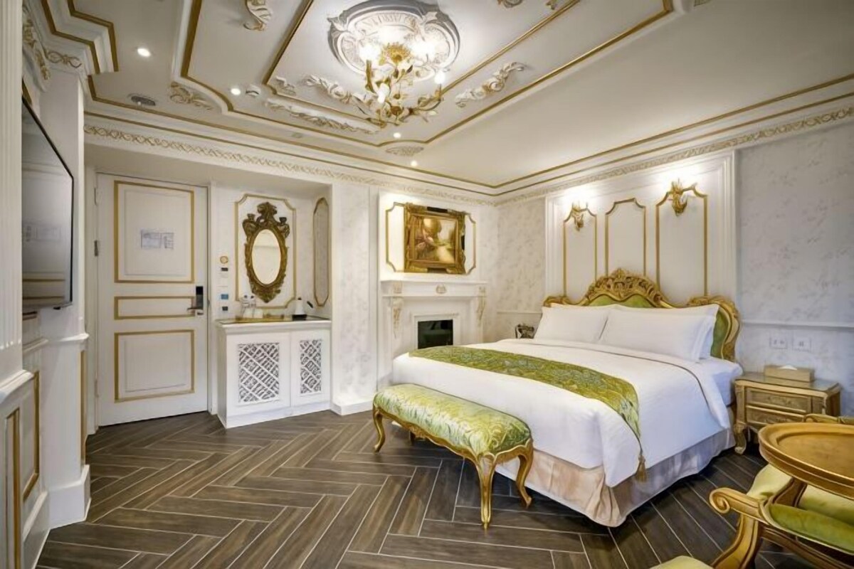 Premium bedding, down comforters, pillowtop beds, blackout drapes