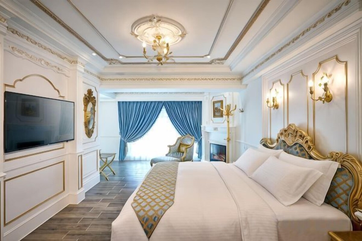 Premium bedding, down comforters, pillowtop beds, blackout drapes