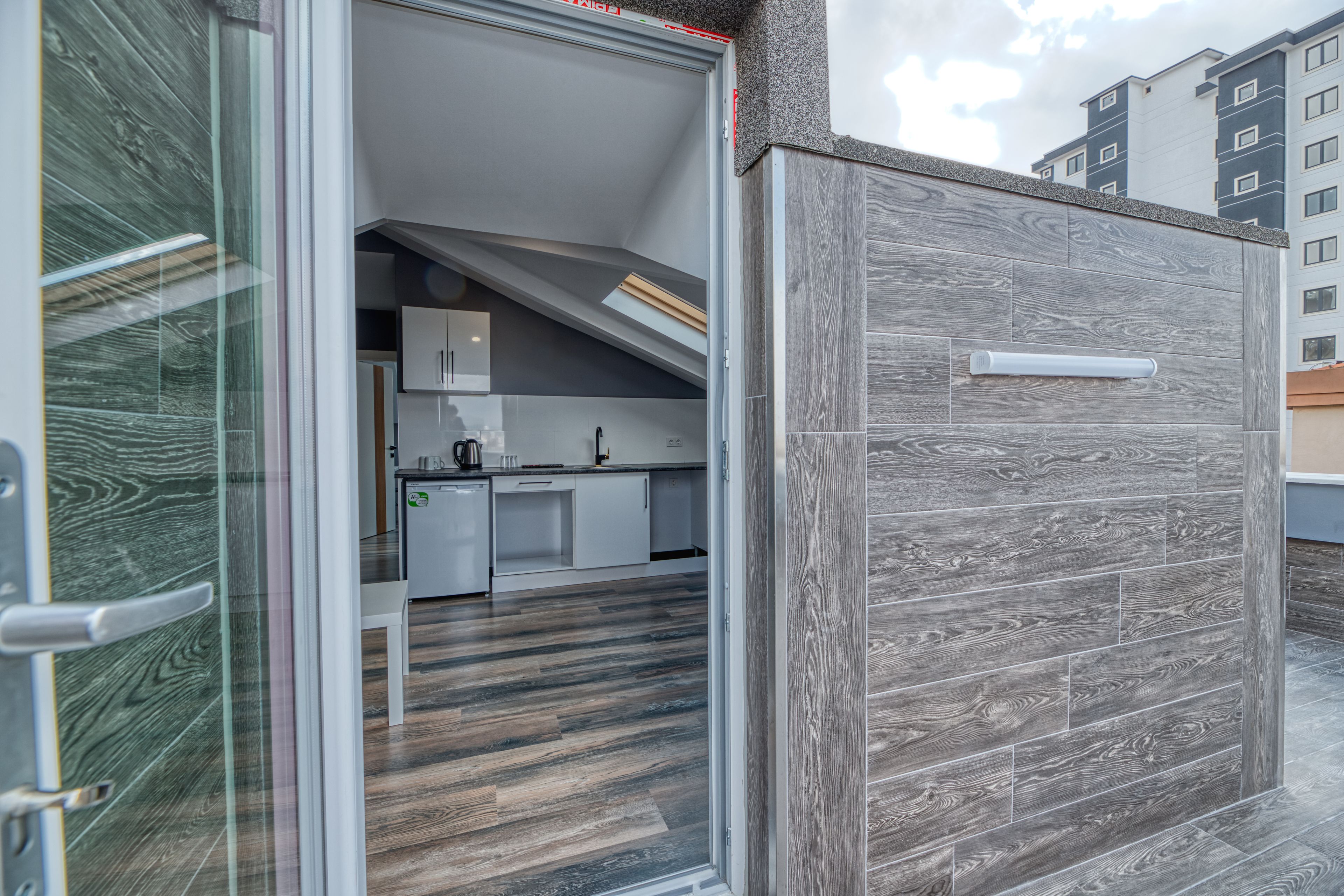 1 多间卧室、客房内保险箱、笔记本电脑工作区、隔音