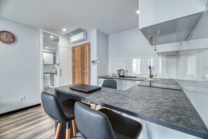 1 bedroom, in-room safe, laptop workspace, soundproofing