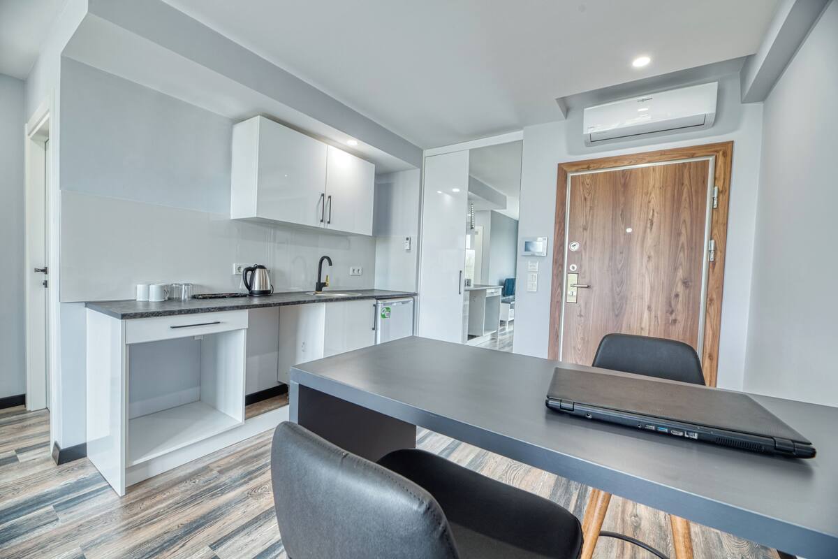 1 bedroom, in-room safe, laptop workspace, soundproofing