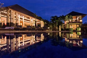 Family Villa, 5 Bedrooms, Ensuite, Pool View | Living area | 32-inch flat-screen TV with satellite channels, TV, DVD player - Villa Menari Bali (Kerobokan)