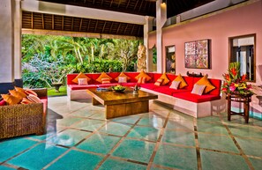 Lobby sitting area - Villa Menari Bali (Kerobokan)