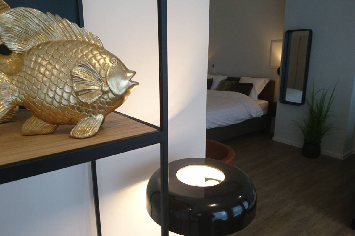 deluxe suite | egyptian cotton sheets, premium bedding, desk, laptop workspace