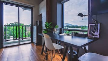 The Loft Grand Deluxe Room (Mountain View)