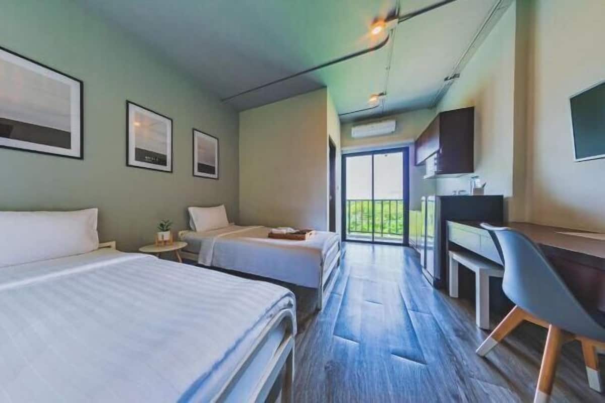 Desk, free WiFi, bed sheets