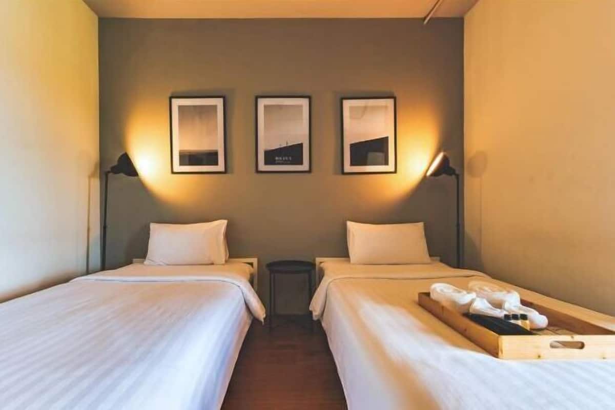 Desk, free WiFi, bed sheets