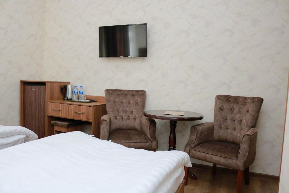 In-room safe, desk, soundproofing, WiFi (free)