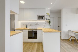 Fridge, microwave, oven, dishwasher