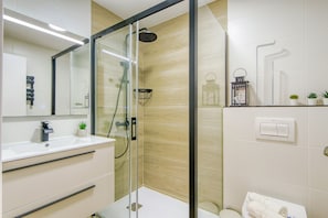 Shower, toilet paper