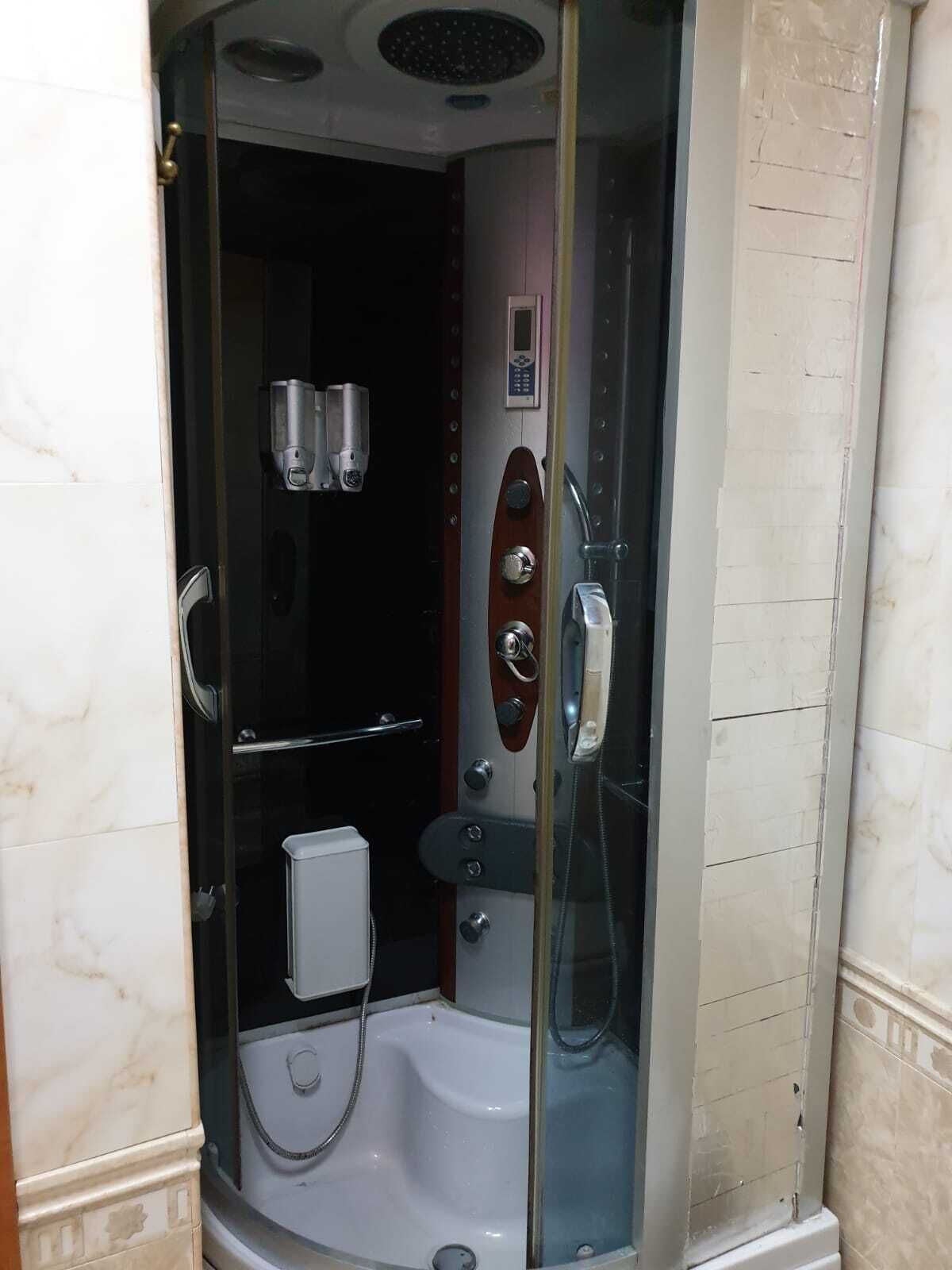 Dusche, Haartrockner, Bidet, Handtücher