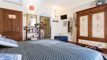 1 bedroom, in-room safe, free WiFi, bed sheets