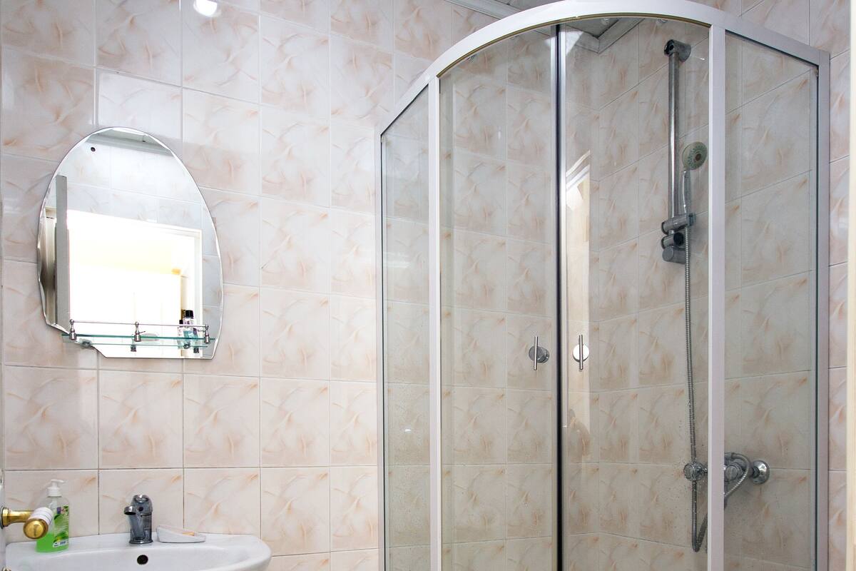 Bathroom shower