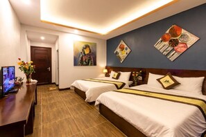 Minibar, bàn, phòng cách âm, truy cập Internet không dây miễn phí 