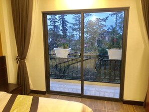 Standard Double Room | Minibar, desk, soundproofing, free WiFi - Sunshine View Hotel (Sa Pa)