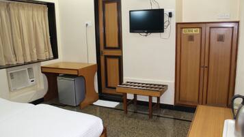 In-room safe, desk, laptop workspace, blackout curtains