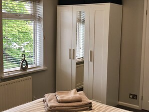 2 Schlafzimmer, Bügeleisen/Bügelbrett, kostenloses WLAN, Bettwäsche