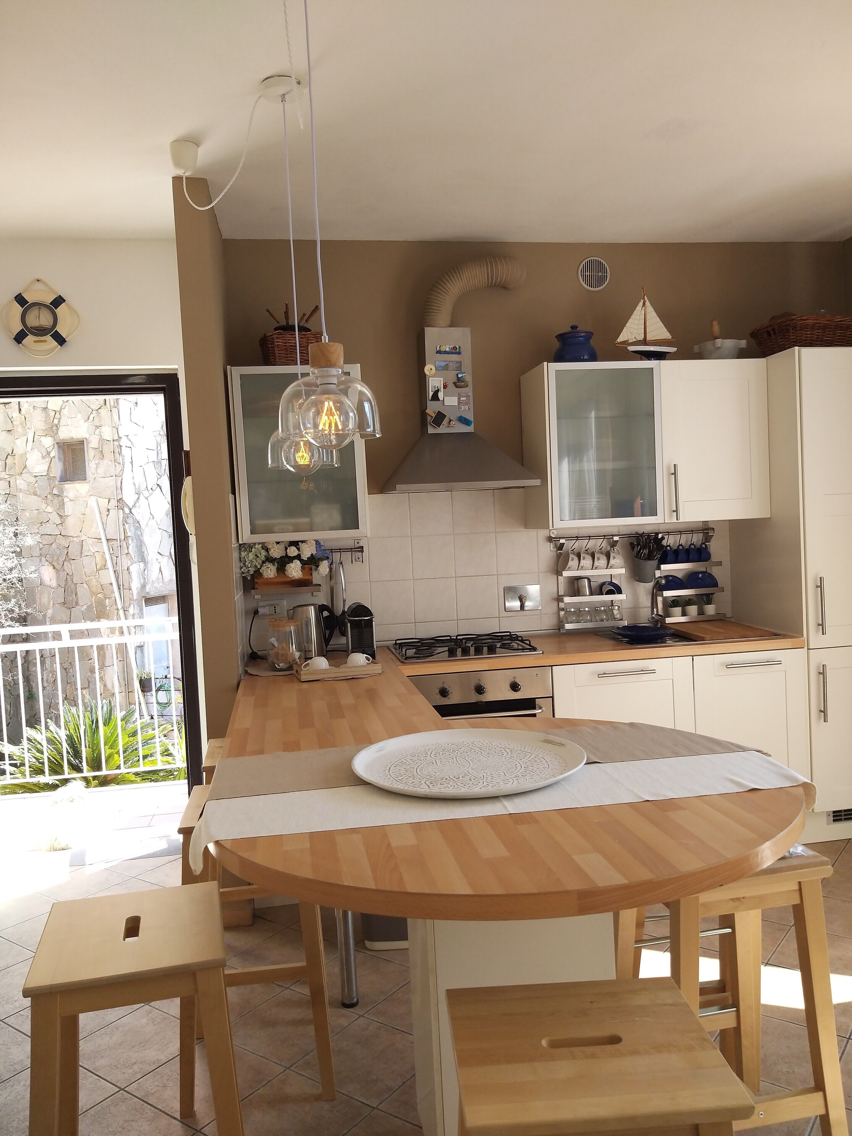 Herdplatte, Kochgeschirr/Geschirr/Besteck, Küchenrolle