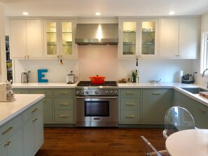 Fridge, microwave, oven, stovetop - NOW for US OPEN: First VRBO listing for Newly Re (Carmel-By-The-Sea)