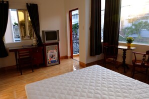 1 bedroom, WiFi, bed sheets - Star Fruit Homestay - May room (Nha Trang)