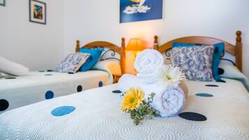 1 chambre, fer et planche Ă repasser, Wi-Fi gratuit, draps fournis