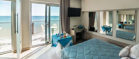 In-room safe, desk, laptop workspace, blackout drapes