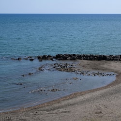 Di pantai