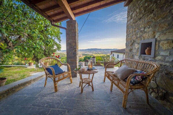 Terrace/patio - House of Roses, Relaxing Holiday (Montemurlo)