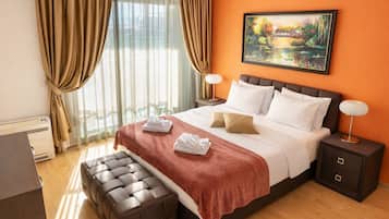 Comfort Condo, City View | 1 bedroom, soundproofing, free WiFi, bed sheets