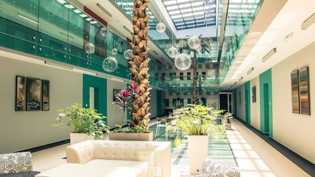 Lobby. Capitol Suites