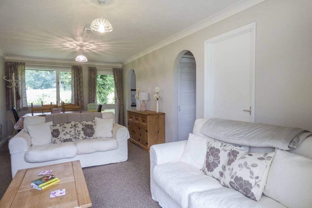 TREBELLAN, pet friendly, country holiday cottage in Liskeard