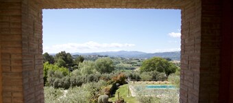 Rosa, Umbria Property With Private Pool & Spa, gardens, private parking spaces