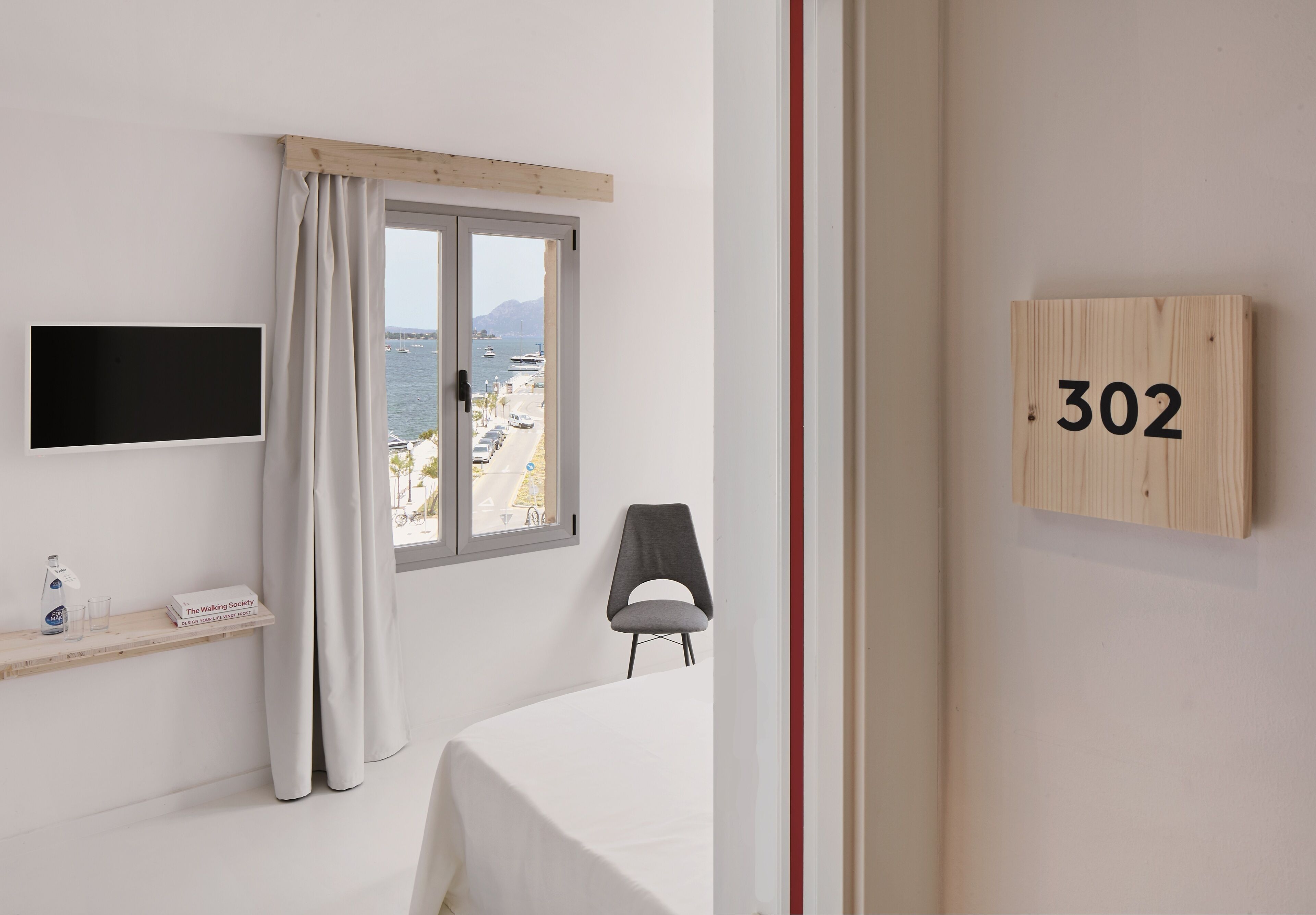 Minibar, in-room safe, iron/ironing board, free WiFi