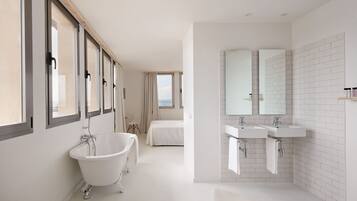 Deluxe Double Room, Sea View | Minibar, in-room safe, iron/ironing board (on request), free WiFi