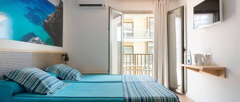 Minibar, in-room safe, iron/ironing board, free WiFi