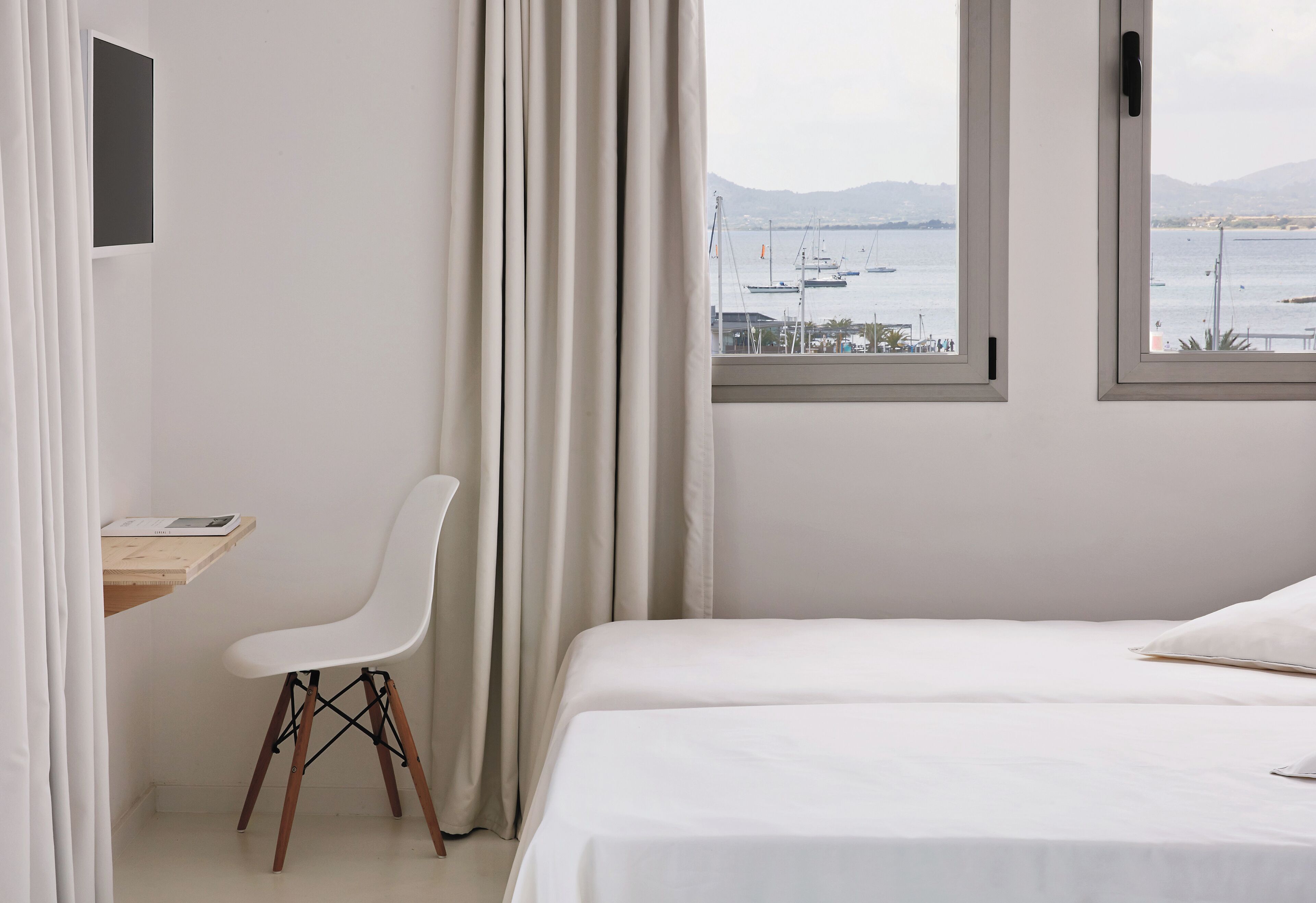Minibar, in-room safe, iron/ironing board, free WiFi