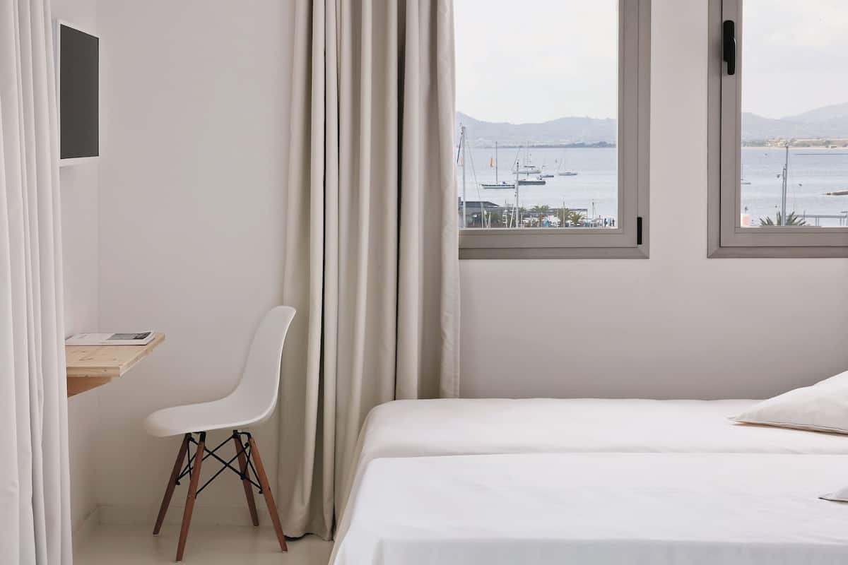 Deluxe Double Room, Sea View | Minibar, in-room safe, iron/ironing board, free WiFi