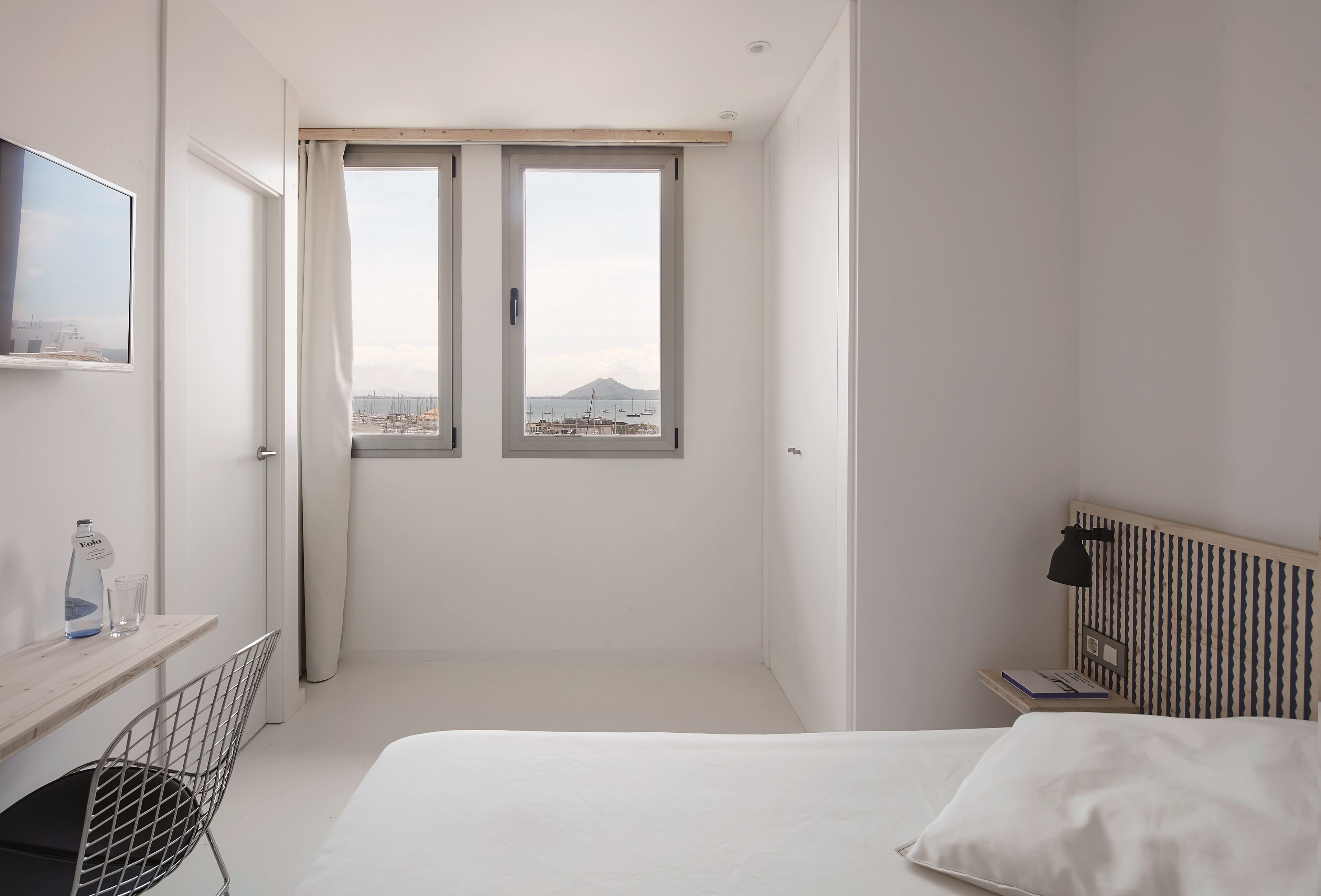Minibar, in-room safe, iron/ironing board, free WiFi