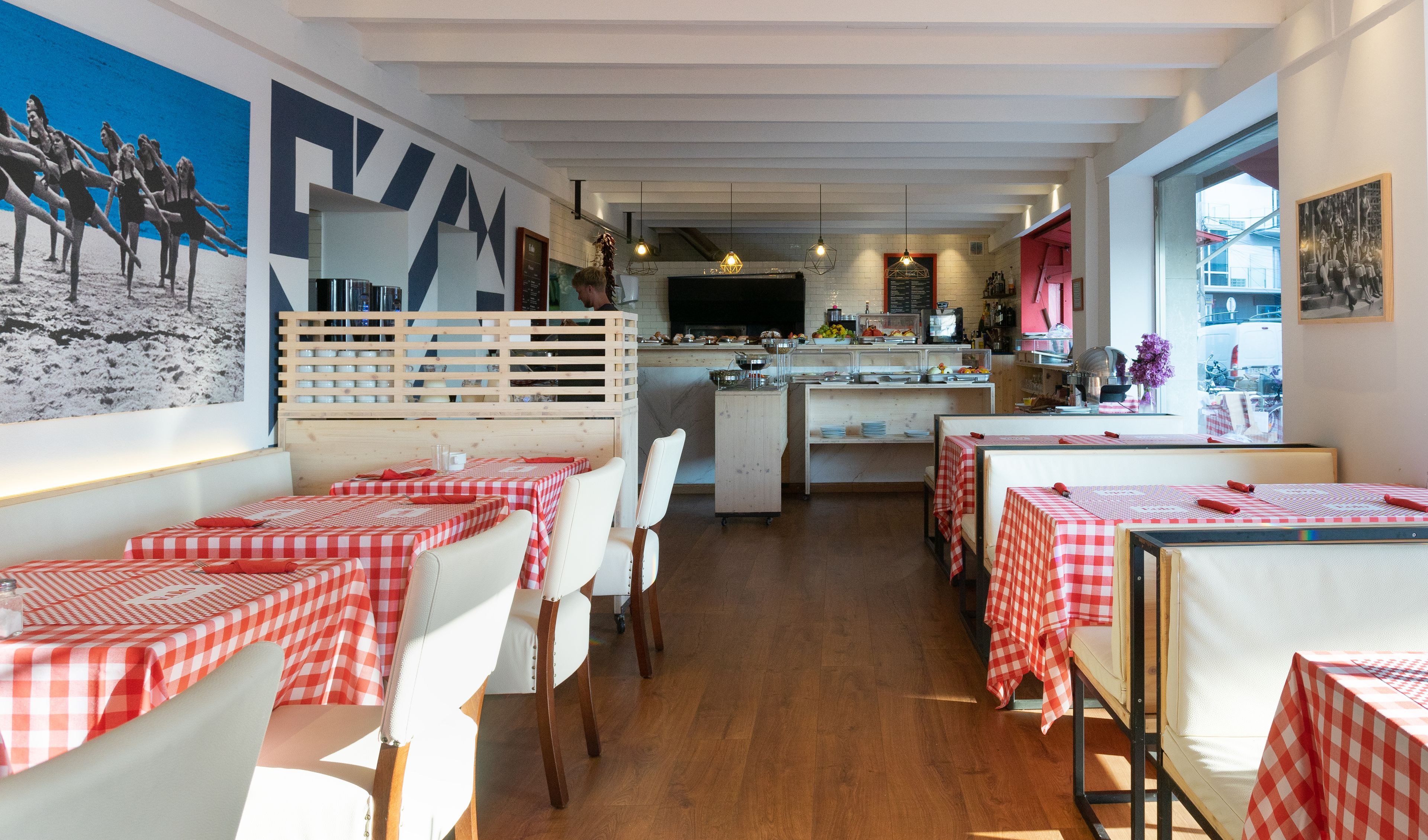 Breakfast area