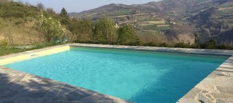 Authentiek stenen huis in het hart van Piemonte - met zwembad en wilde uitzichten
