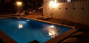 حمام سباحة
