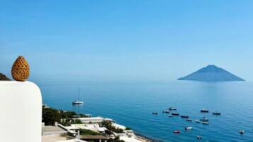 Deluxe Apartment, 2 Bedrooms, 2 Bathrooms, Sea View | Terrace/patio